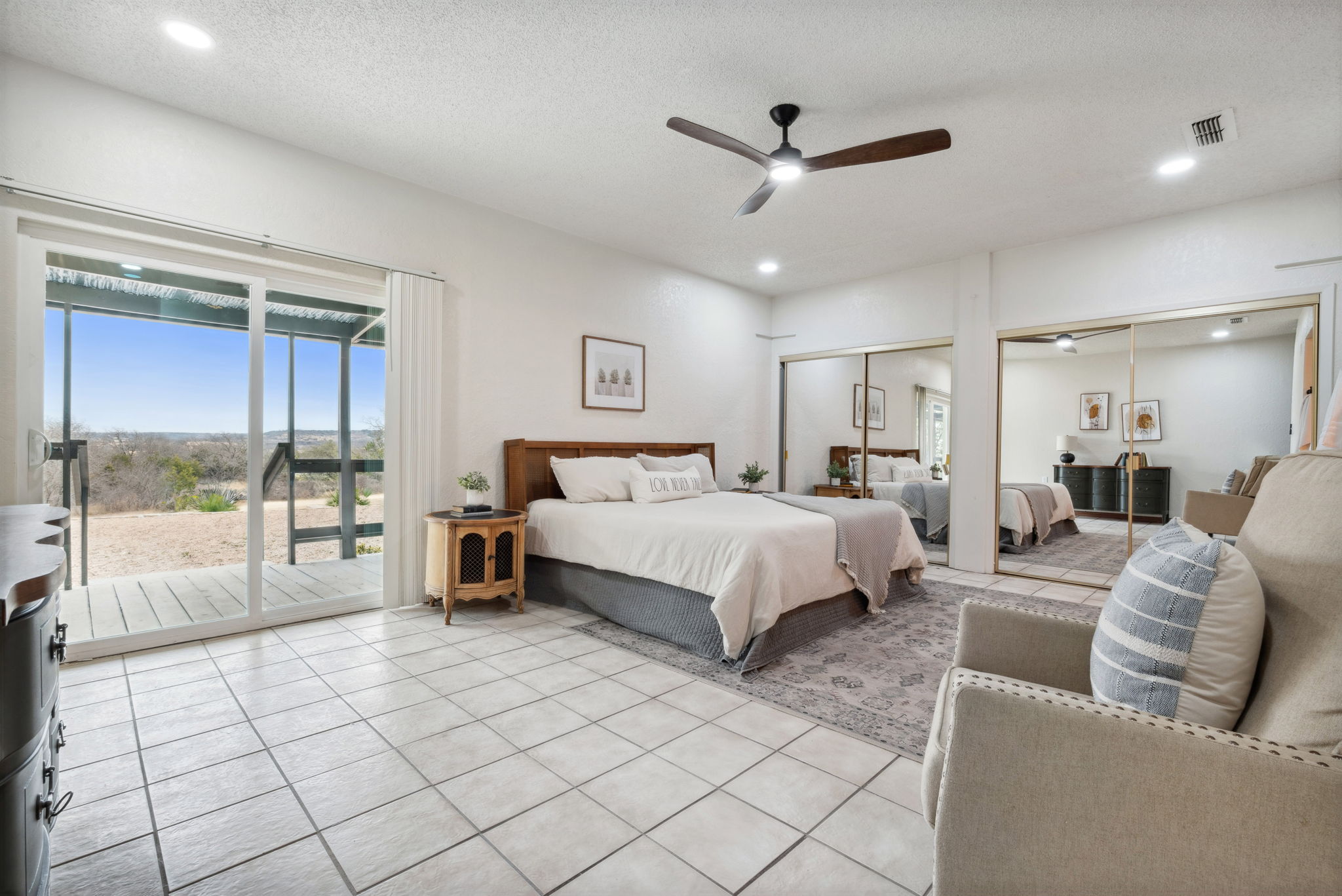 Bedroom in Stephenville with a view
